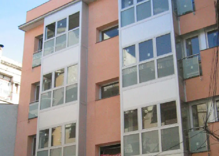 Edificio de pisos en la calle Torrent de l’Olla, en Gràcia
